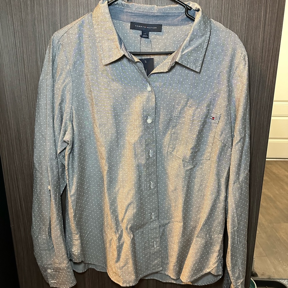 Men’s Tommy Hilfiger Button Up Long Sleeve Dress Shirt SIZE LARGE